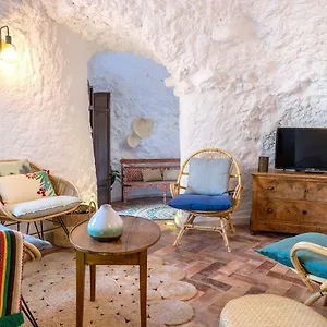 Genteel Casa Del Cadí Granada